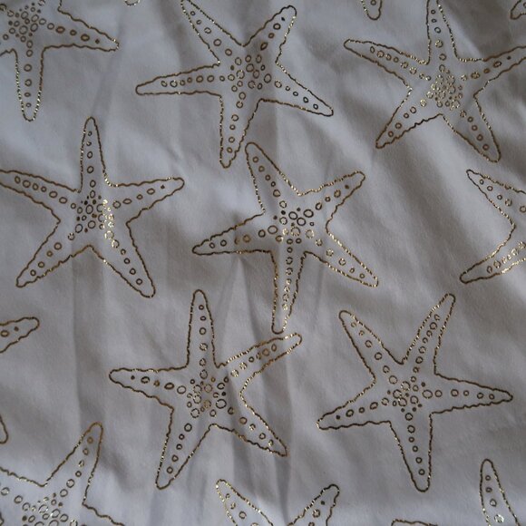 Berkshire Creamy White Luxurious Beachy Christmas Tree Skirt - Picture 2 of 8